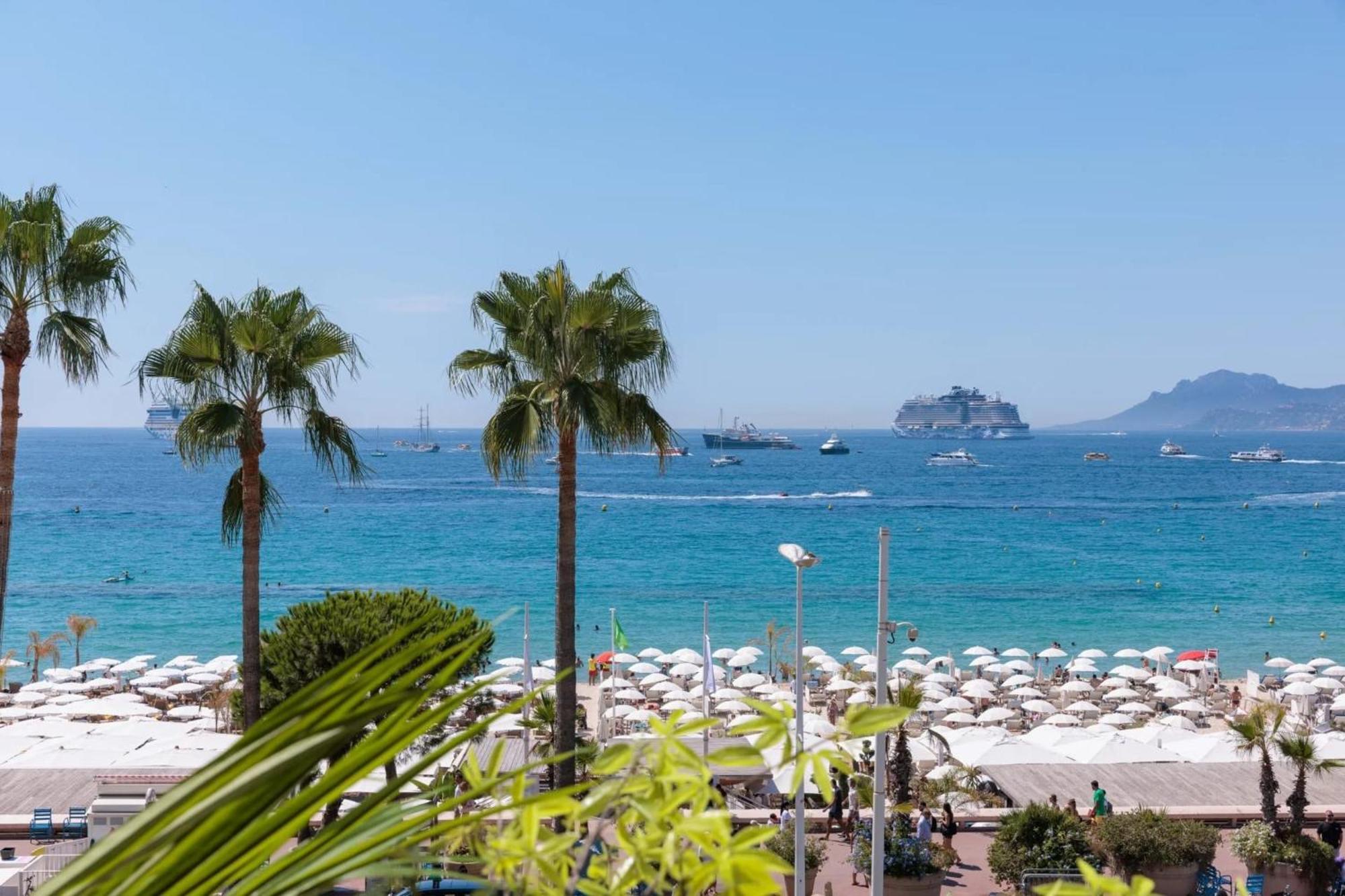 1973 - Luxurious Waterfront Croisette Cannes